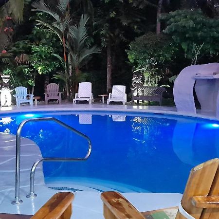 Hotel El Colibri Rojo - Cabinas - Le Colibri Rouge Кахуита Екстериор снимка