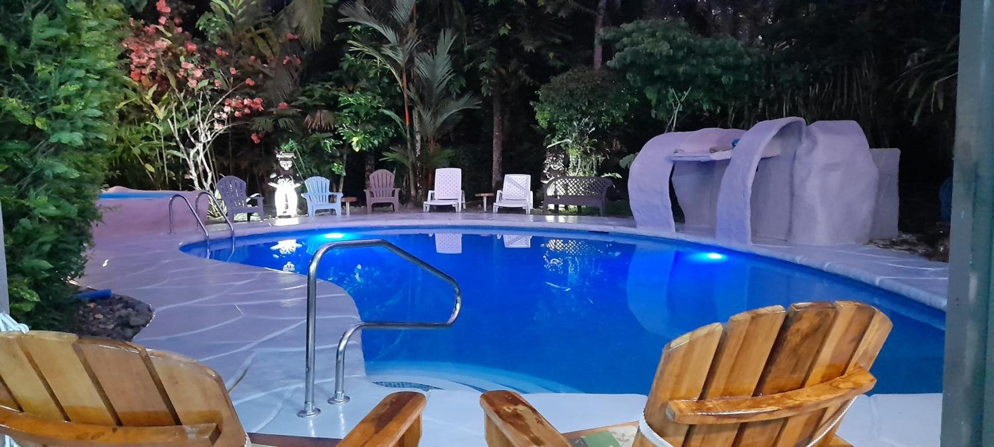 Hotel El Colibri Rojo - Cabinas - Le Colibri Rouge Кахуита Екстериор снимка